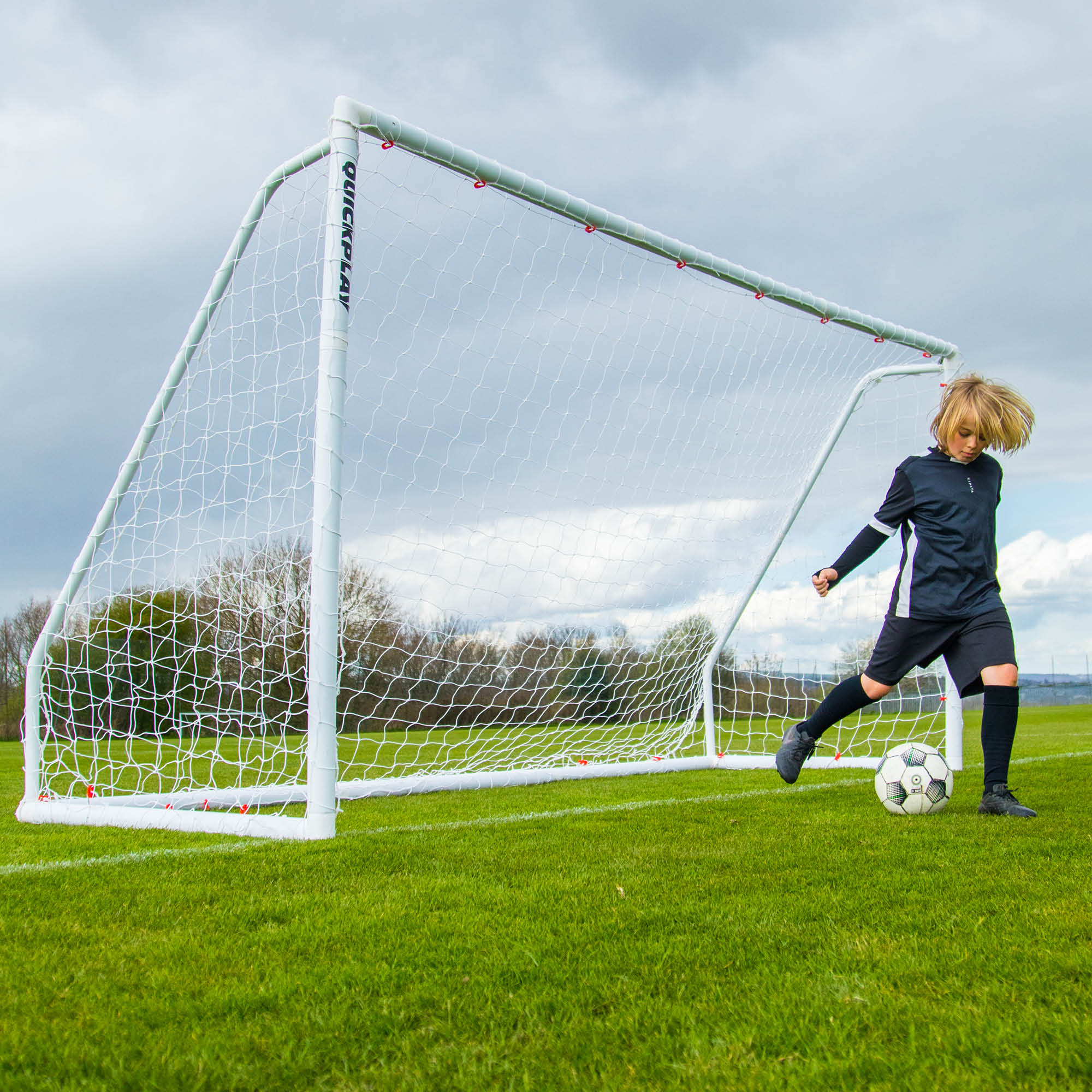 Q-FOLD MATCH Folding Futsal Goal 3x2m - Image 9